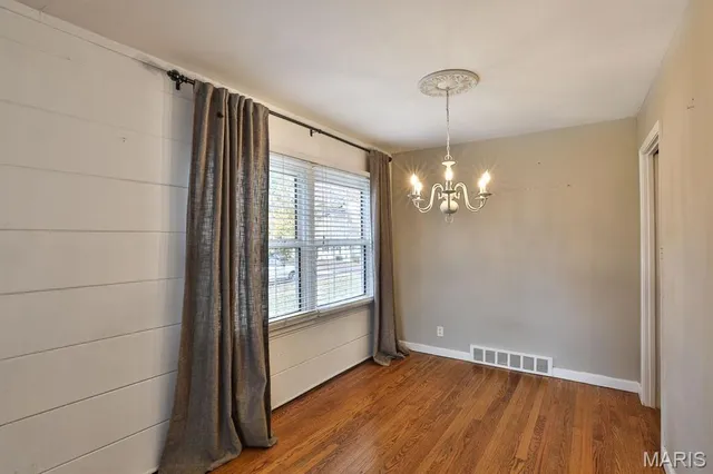 $349,855 | 208 Huntleigh Drive, St. Louis, MO 63122