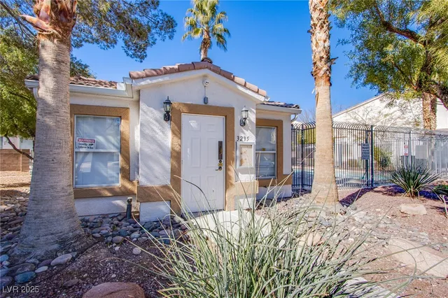 $1,725 | 3385 Cheyenne Gardens Way, North Las Vegas, NV 89032