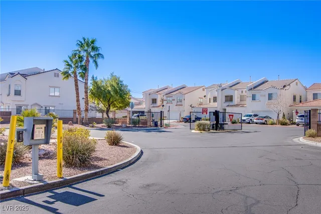 $1,725 | 3385 Cheyenne Gardens Way, North Las Vegas, NV 89032