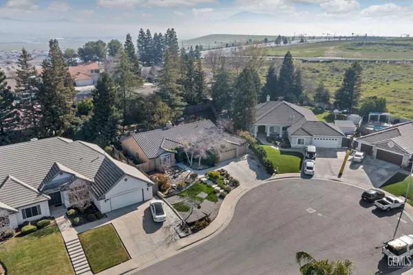 a view of a terrace with sitting area