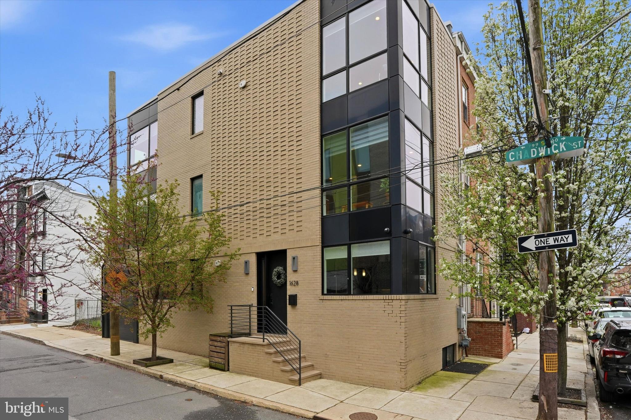 1628 Fitzwater Street Philadelphia, PA 19146 - Photo 3 of 55