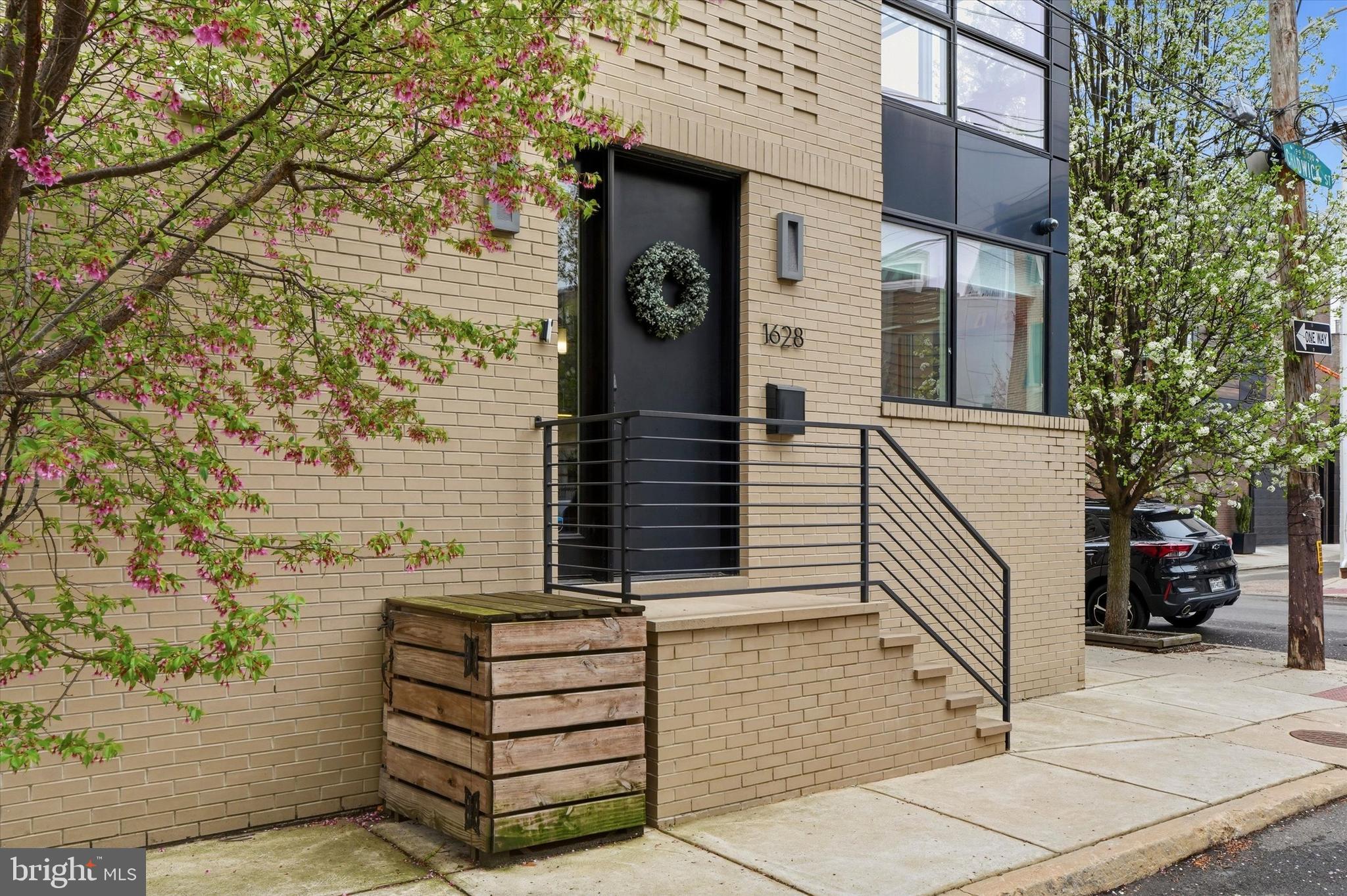 1628 Fitzwater Street Philadelphia, PA 19146 - Photo 4 of 55