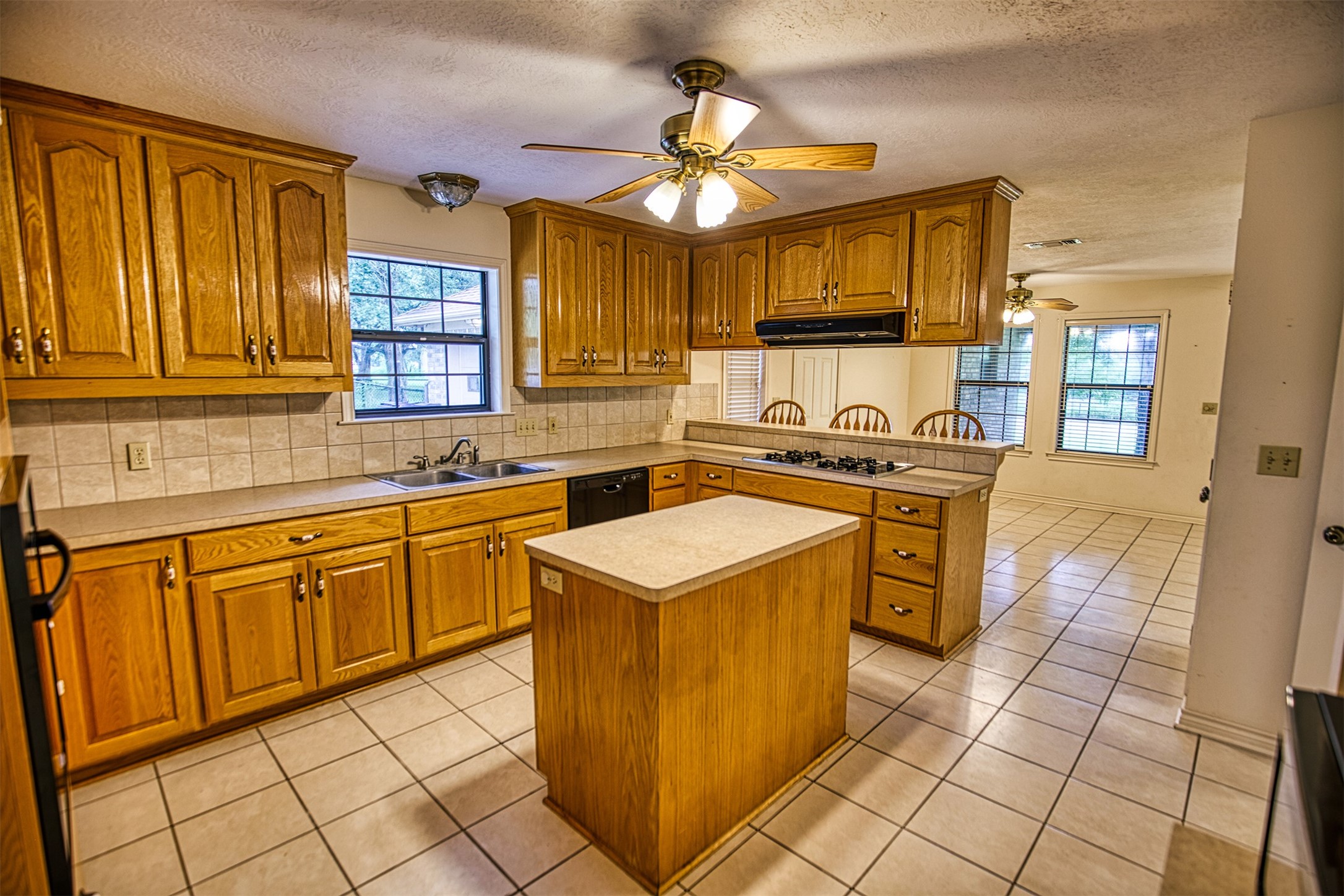 655 Farmers Road Brenham, TX 77833 - Photo 13 of 36