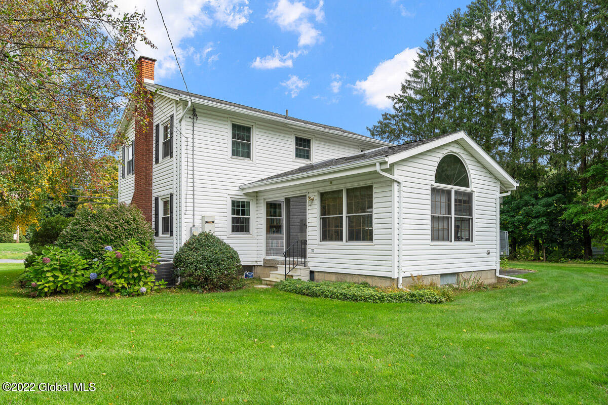 2 New Castle Road Halfmoon, NY 12065 - Photo 5 of 40 A4811F24-119C-47E7-BDB5-4AF6135FC967