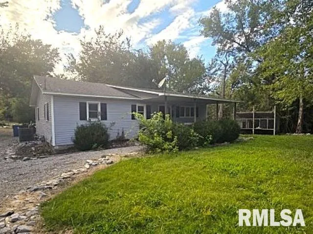 $60,000 | 12 Mitchell Drive, Wayne City, IL 62895