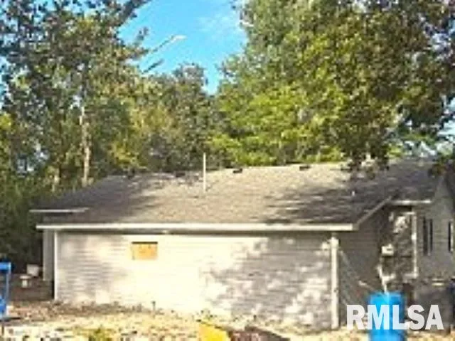 $60,000 | 12 Mitchell Drive, Wayne City, IL 62895