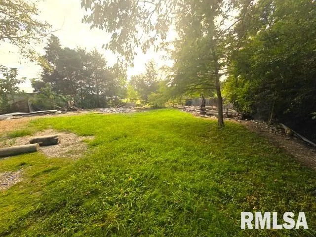 $60,000 | 12 Mitchell Drive, Wayne City, IL 62895