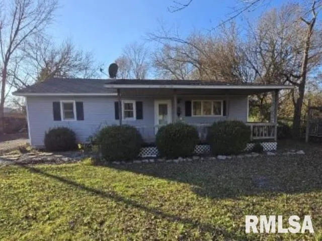 $60,000 | 12 Mitchell Drive, Wayne City, IL 62895