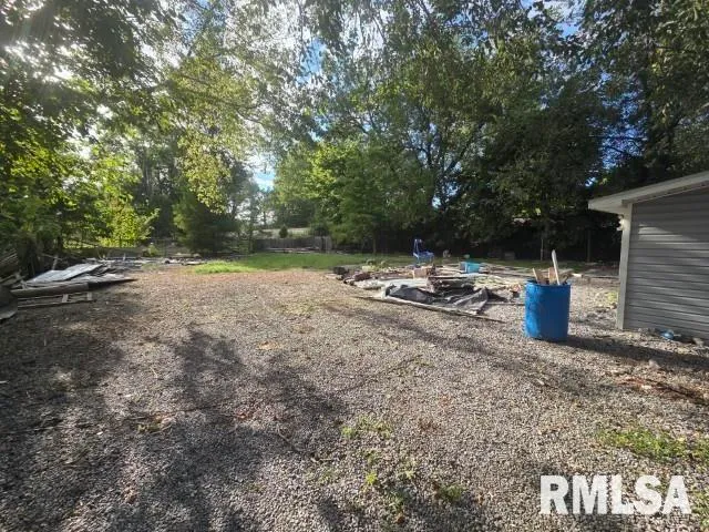 $60,000 | 12 Mitchell Drive, Wayne City, IL 62895