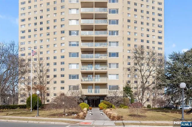 $170,000 | 377 South Harrison Street, Unit 9G, East Orange, NJ 07018