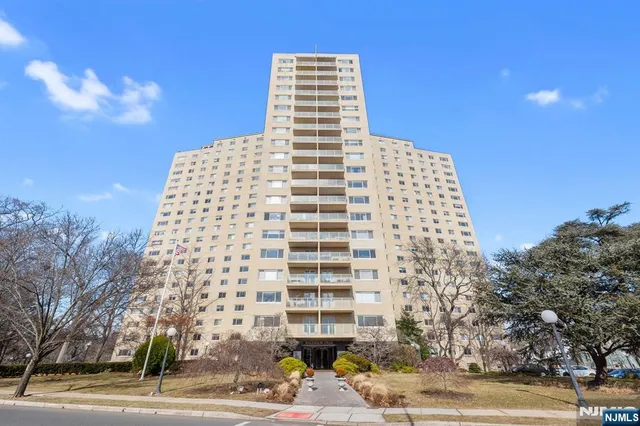 $170,000 | 377 South Harrison Street, Unit 9G, East Orange, NJ 07018