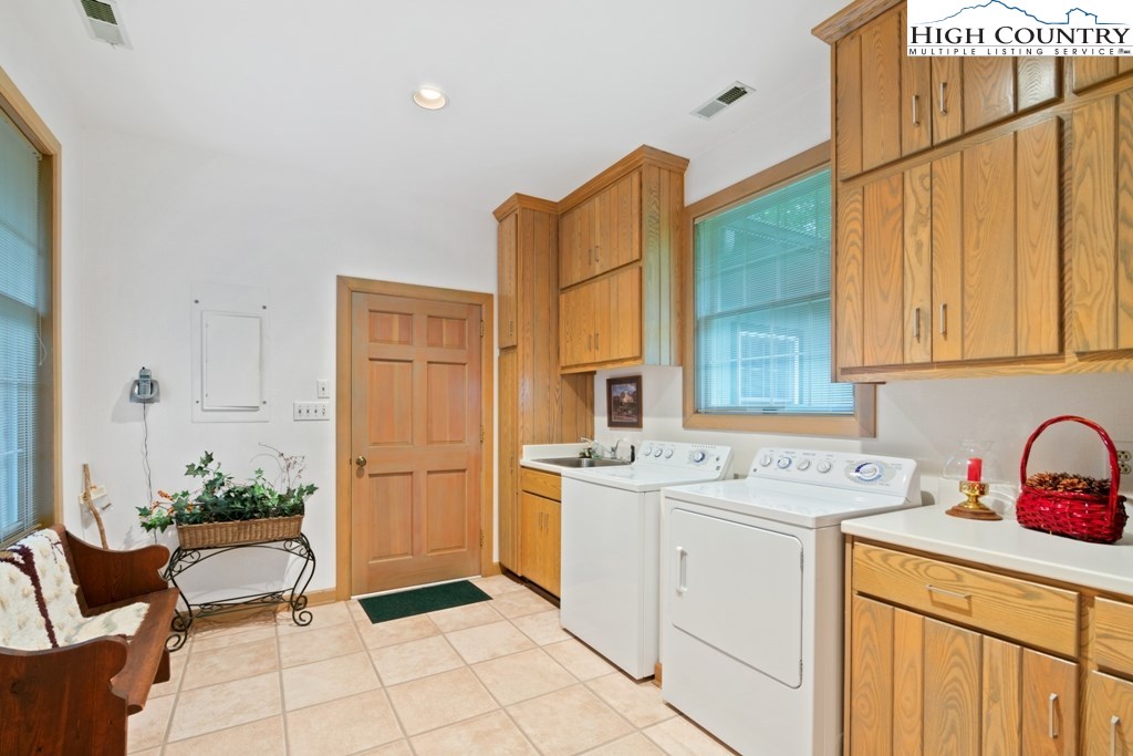 249 Grassy Creek Road Linville, NC 28646 - Photo 7 of 44 Gallery Image 7