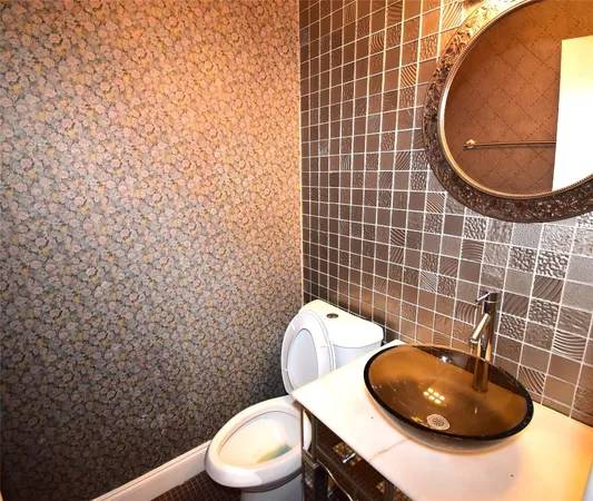 a view of utility room