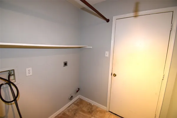 a view of utility room
