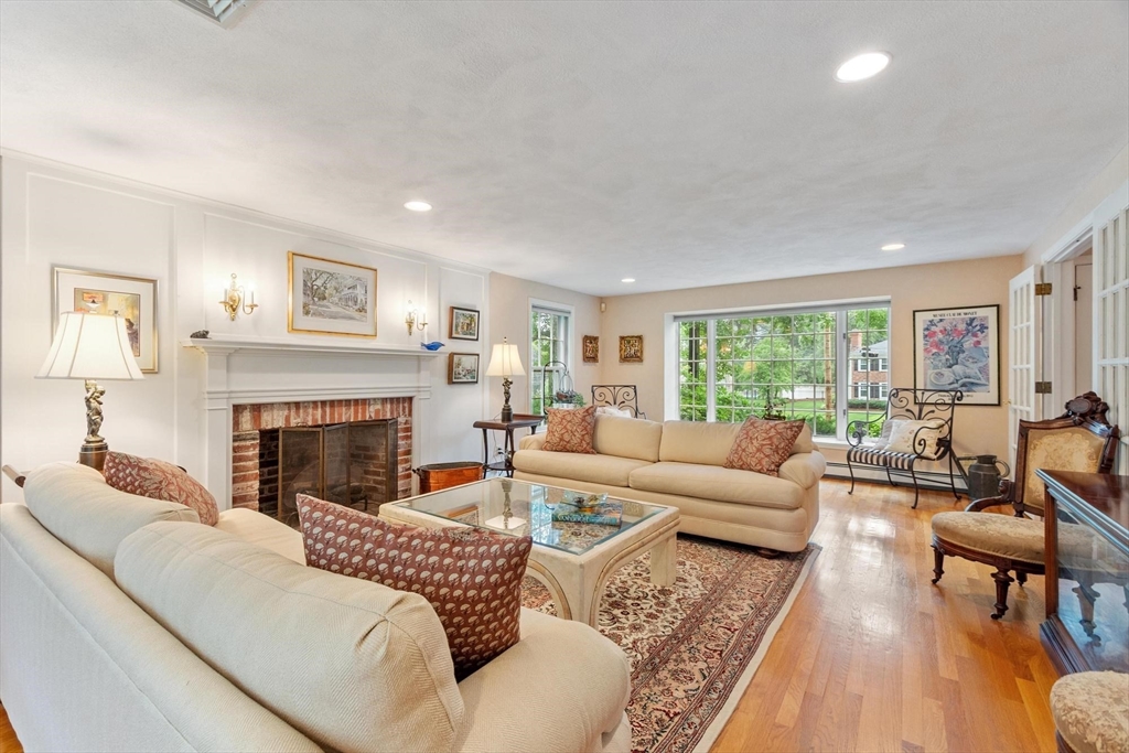 19 Huntingdon Road Lynnfield, MA 01940 - Photo 13 of 39