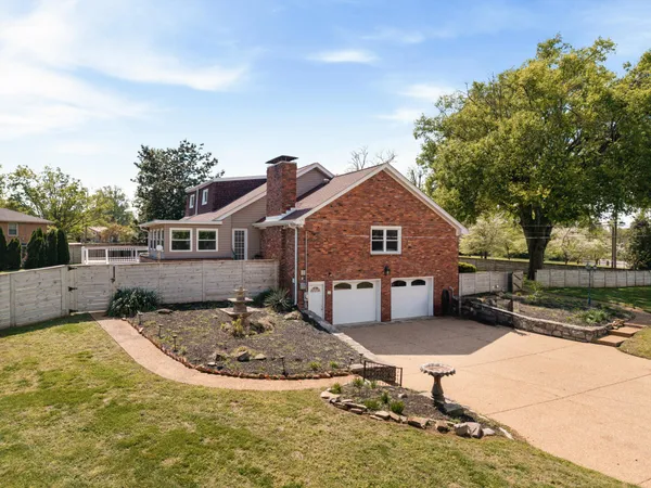 $850,000 | 301 Brandywine Drive, Old Hickory, TN 37138