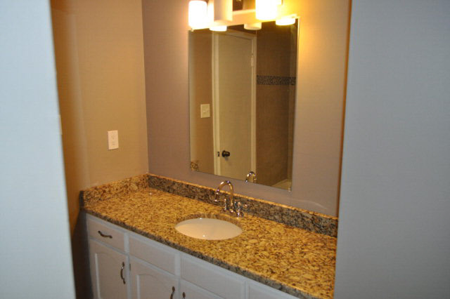 123 Ridgewood Drive Daphne, AL 36526 - Photo 7 of 7 Bath