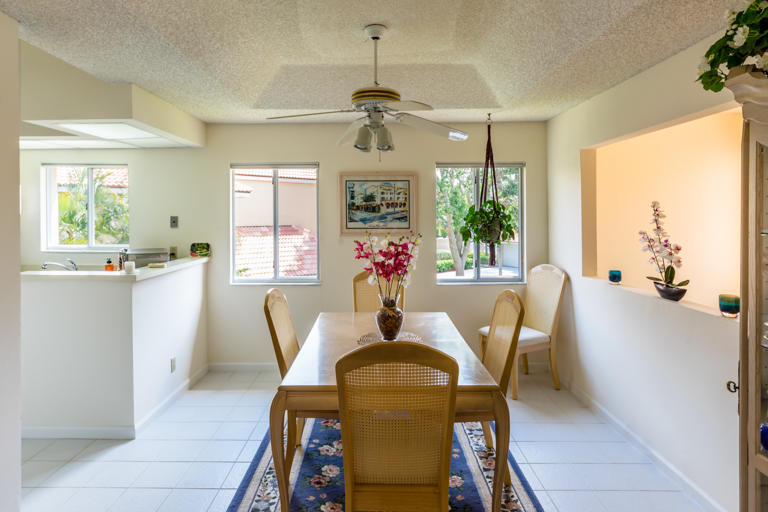 23204 Fountain View Drive, Unit F Boca Raton, FL 33433 - Photo 6 of 21 23204 Fountain View Dining
