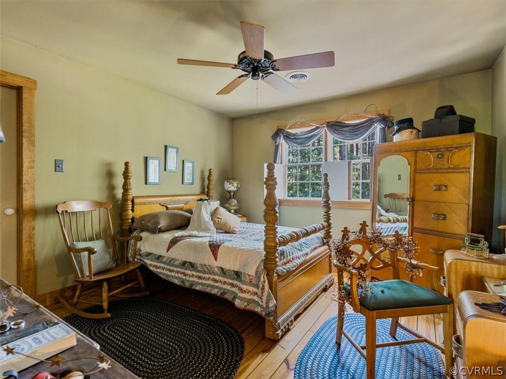 2430 Academy Road Powhatan, VA 23139 - Photo 31 of 43 Bedroom 3 upstairs with ceiling fan, walk in close