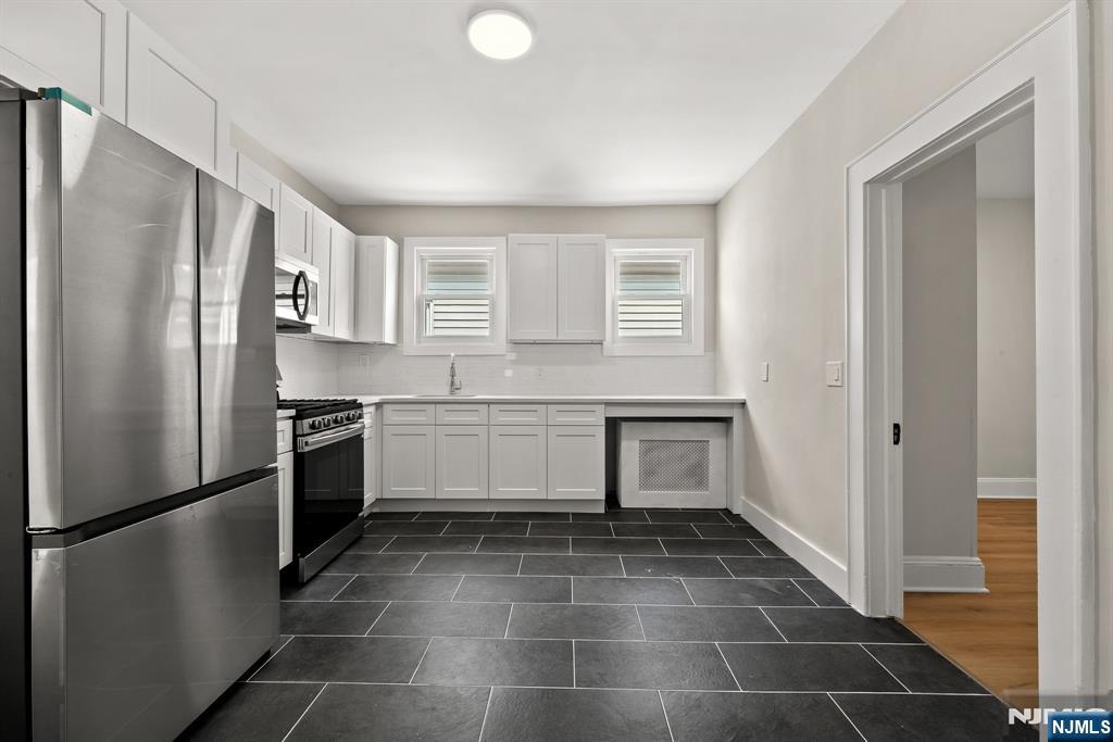 28 Riverside Place, Unit 2 Garfield, NJ 07026 - Photo 15 of 32 Gallery Image 15