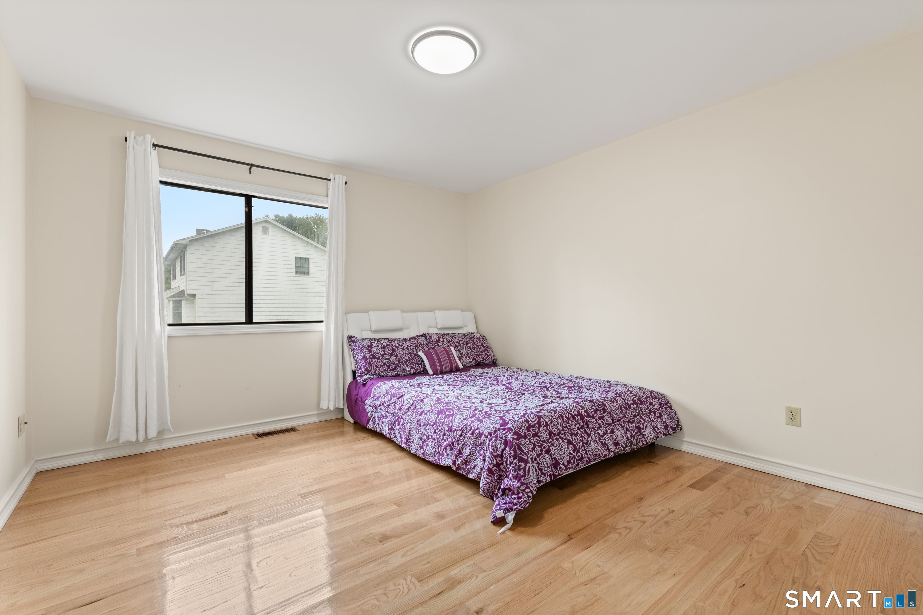 223 Sterling Road Trumbull, CT 06611 - Photo 29 of 40 Gallery Image 29