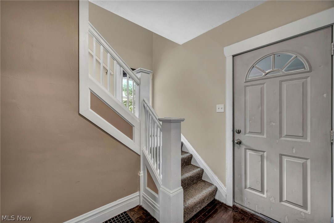 535 Brittain Road Akron, OH 44305 - Photo 7 of 45 Gallery Image 7