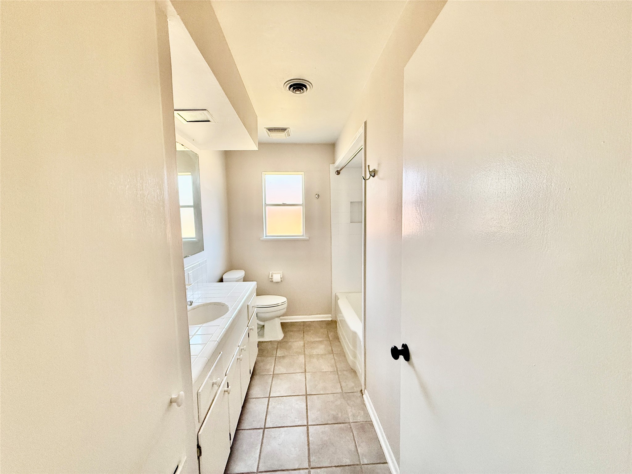 1206 Kent Street Sweeny, TX 77480 - Photo 11 of 21 Guest Bath