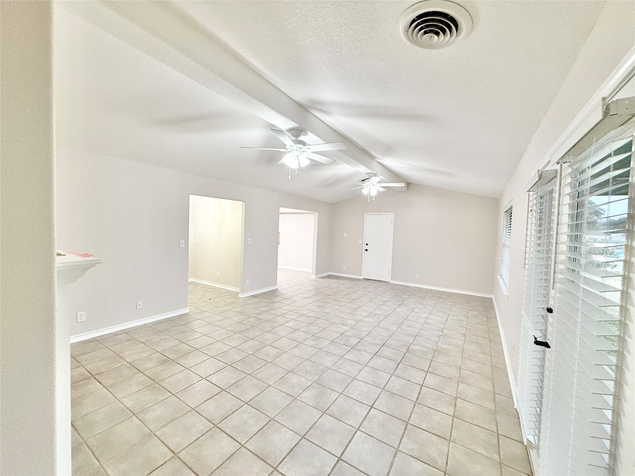 1206 Kent Street Sweeny, TX 77480 - Photo 8 of 21 Living Room