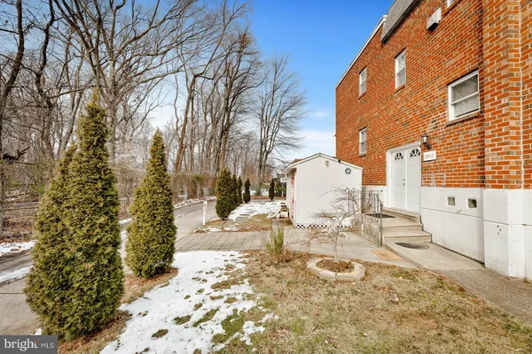 a view of a outdoor space