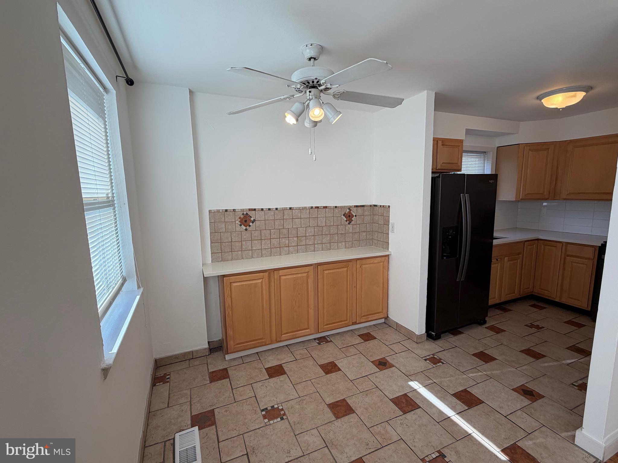 12450 Knights Road, Unit 1 Philadelphia, PA 19154 - Photo 7 of 15 dining room