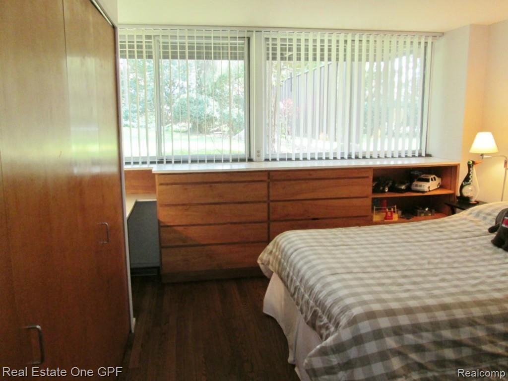 498 Barrington Road Grosse Pointe, MI 48230 - Photo 24 of 31 498 Barrington _23 (Custom).jpg
