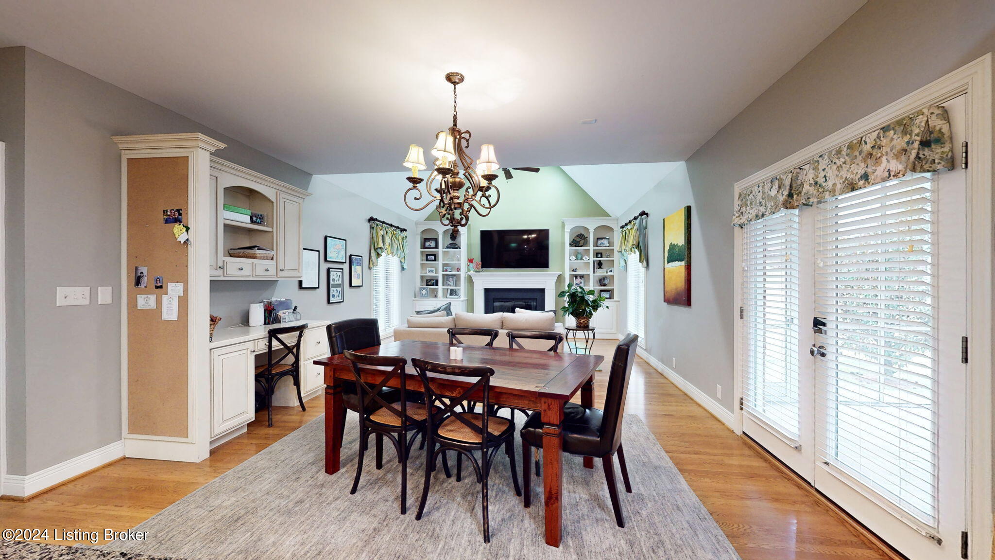 2902 Doe Ridge Court Prospect, KY 40059 - Photo 18 of 77 Eat-in Kitchen