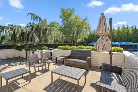 $2,498,000 | 265 Sparrow Drive, Unit 265, Manhasset, NY 11030
