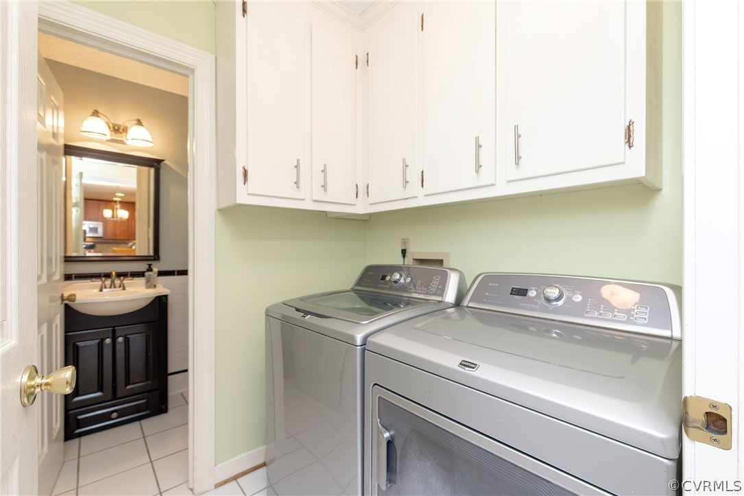 5421 Hunters Trail Road Goochland, VA 23063 - Photo 21 of 50 a utility room with dryer and washer