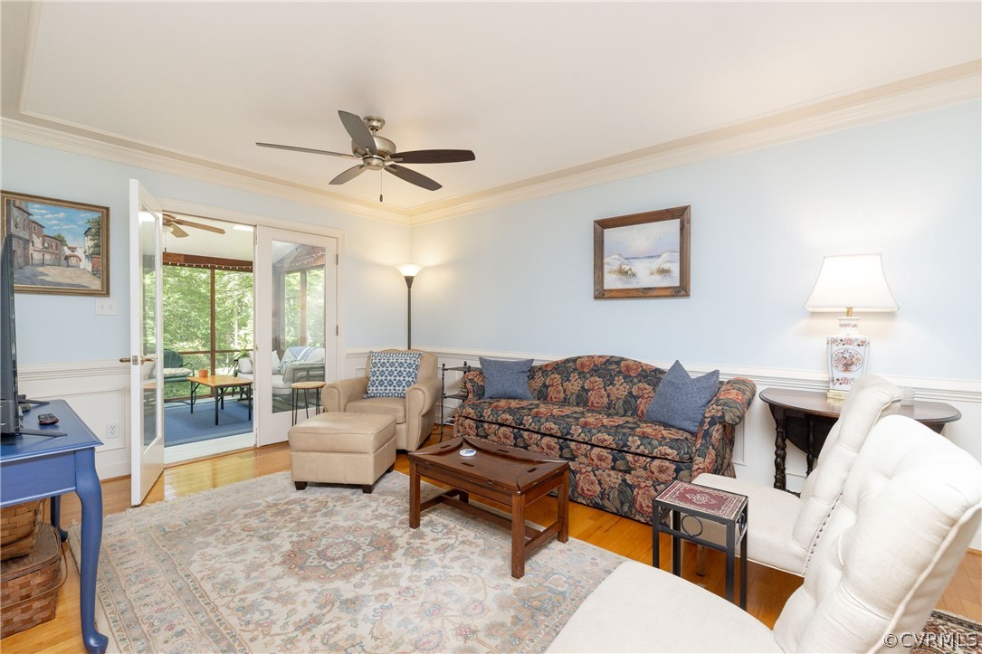 5421 Hunters Trail Road Goochland, VA 23063 - Photo 7 of 50 a living room with furniture and a window
