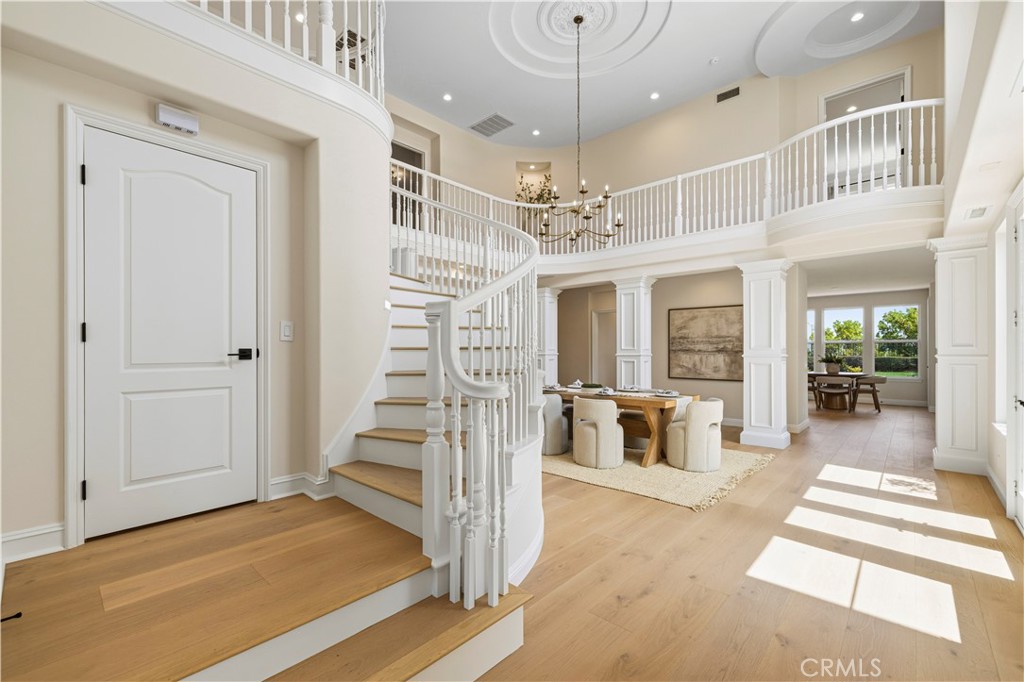 20130 Vía Cellini Porter Ranch, CA 91326 - Photo 3 of 49