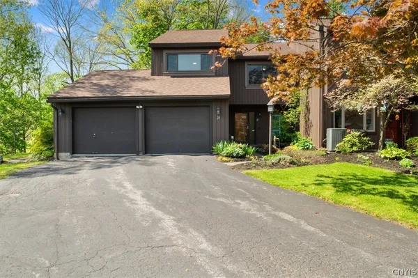 $385,000 | 23 Jarvis Drive, Manlius, NY 13104