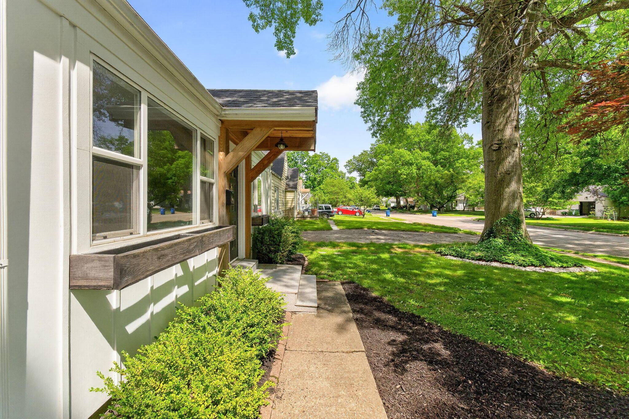 448 Chase Road Columbus, OH 43214 - Photo 4 of 42 448 Chase rd (Exterior)-5