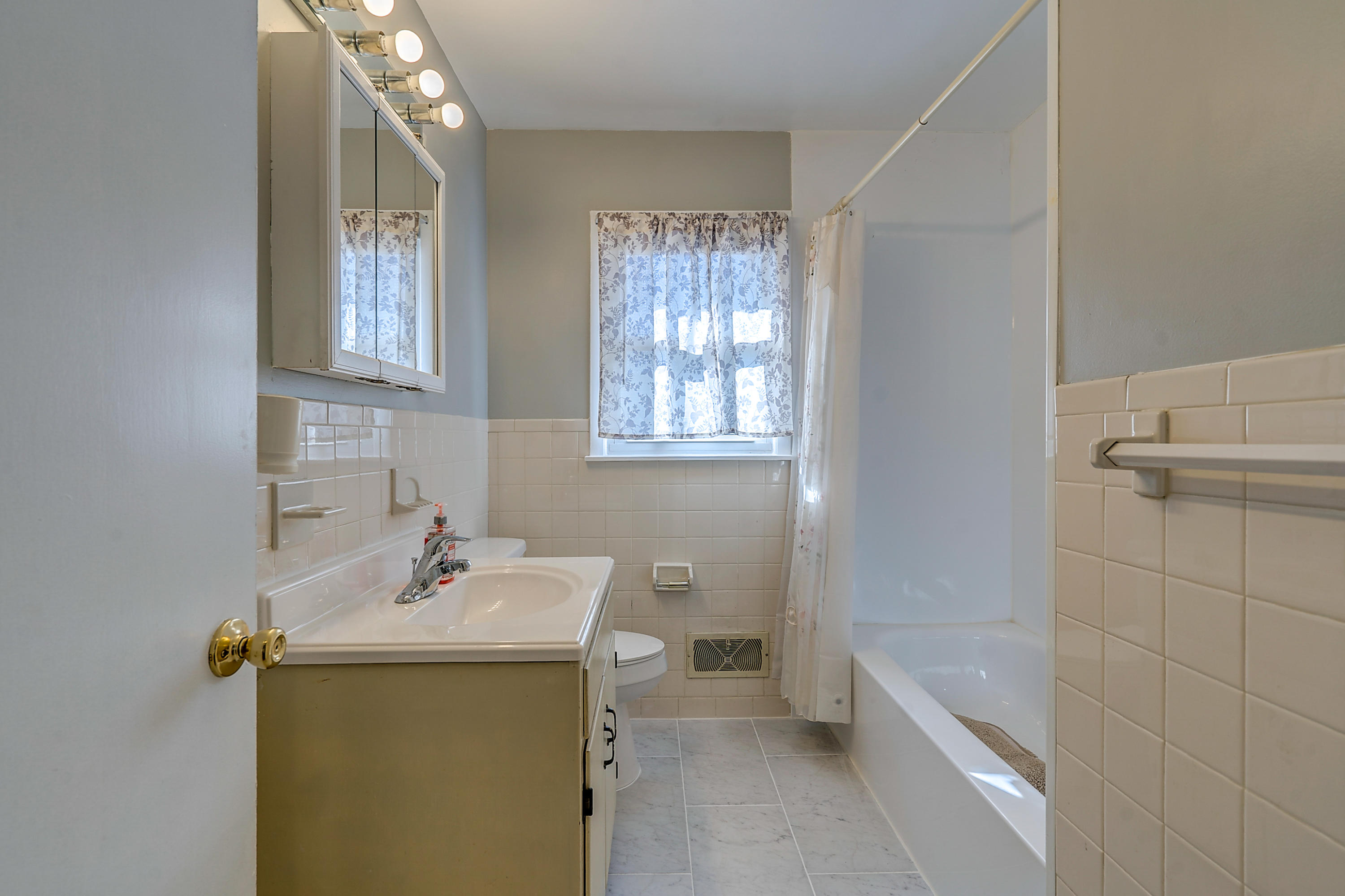5514 Castle Rock Road Roanoke, VA 24018 - Photo 12 of 28 DSC00186_87_88_89_90
