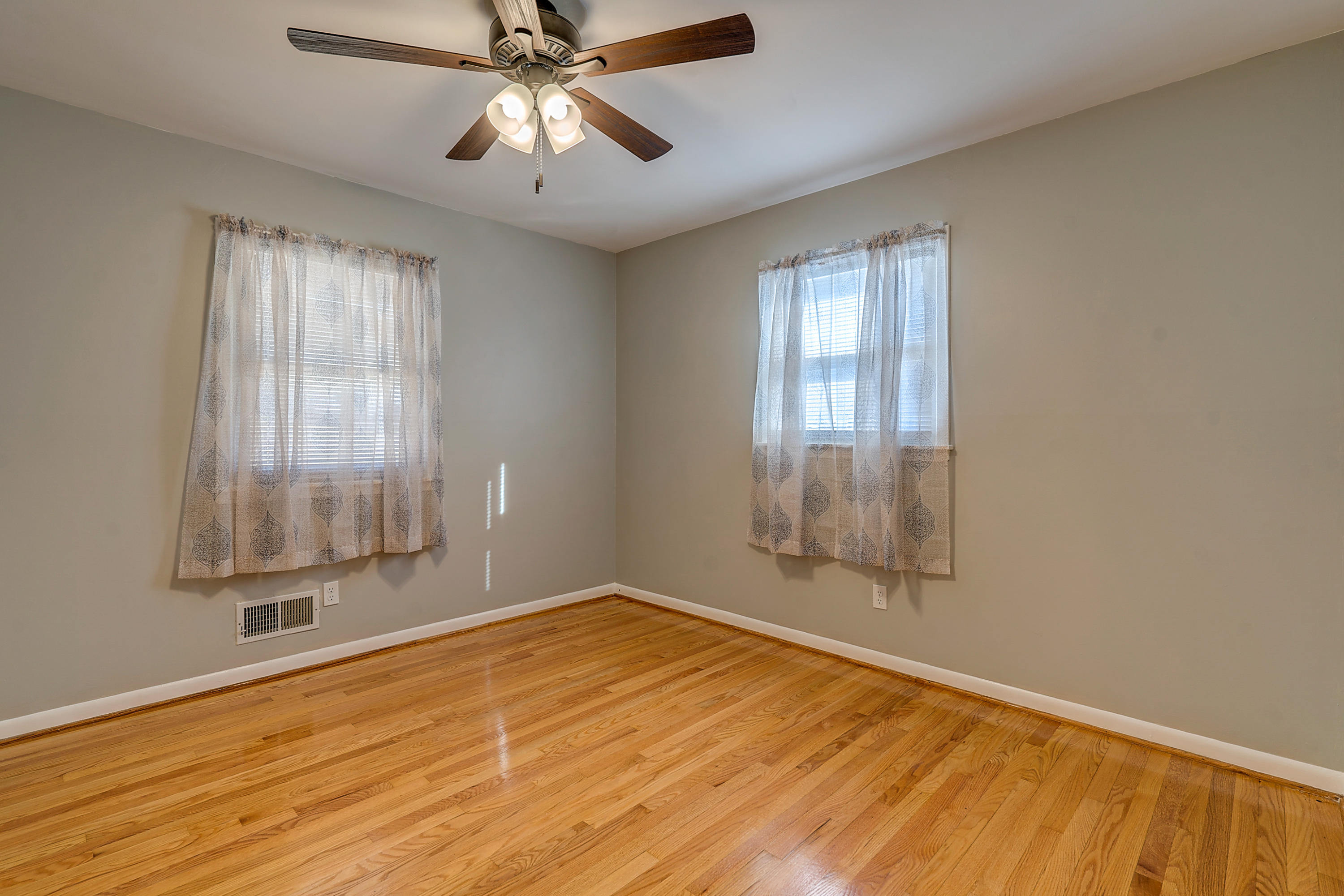 5514 Castle Rock Road Roanoke, VA 24018 - Photo 13 of 28 DSC00191_2_3_4_5