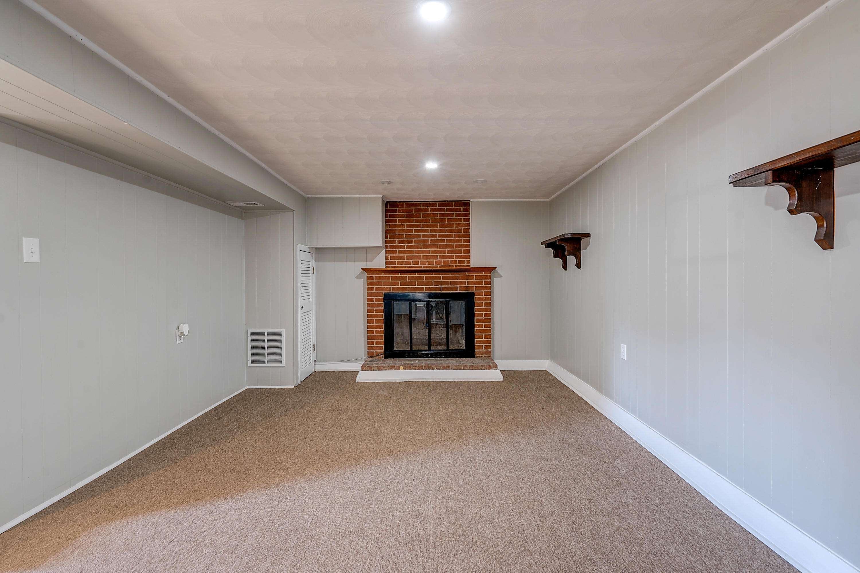 5514 Castle Rock Road Roanoke, VA 24018 - Photo 16 of 28 DSC00206_07_08_09_10