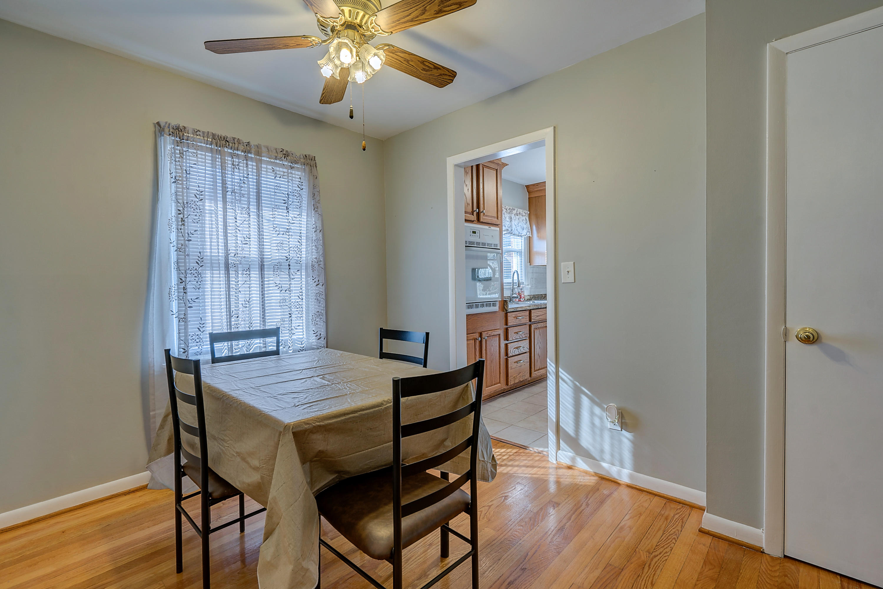 5514 Castle Rock Road Roanoke, VA 24018 - Photo 6 of 28 DSC00156_57_58_59_60