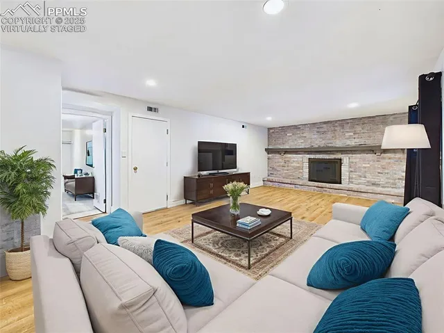 $525,000 | 5040 Escapardo Way, Colorado Springs, CO 80917