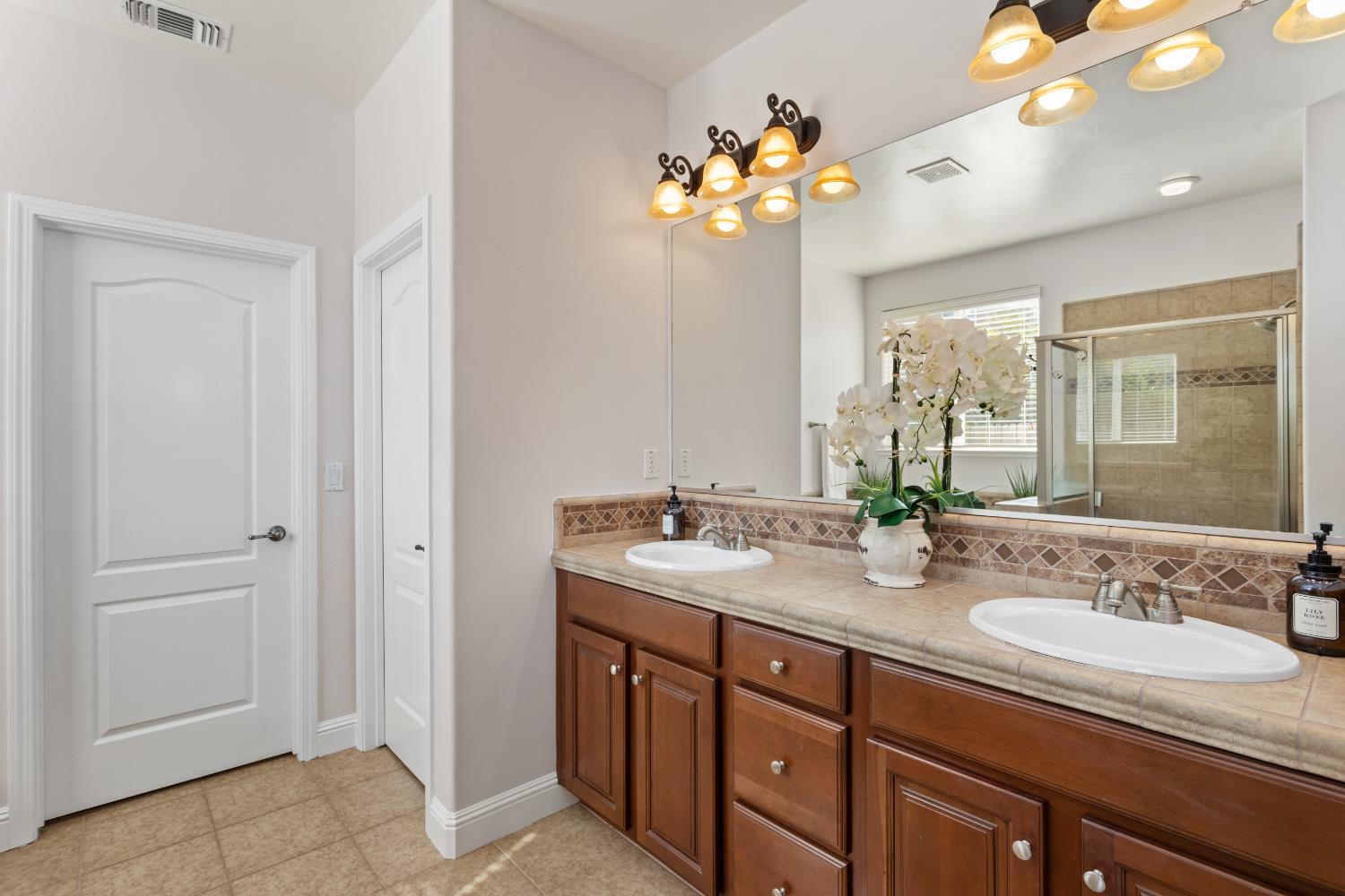 12088 Runswick Court Rancho Cordova, CA 95742 - Photo 13 of 54 Primary Bathroom with Double-Sinks!