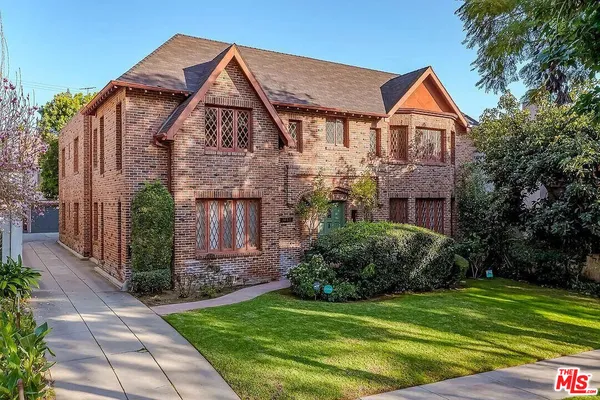 $3,995 | 1260 North Flores Street, Unit 5, West Hollywood, CA 90069