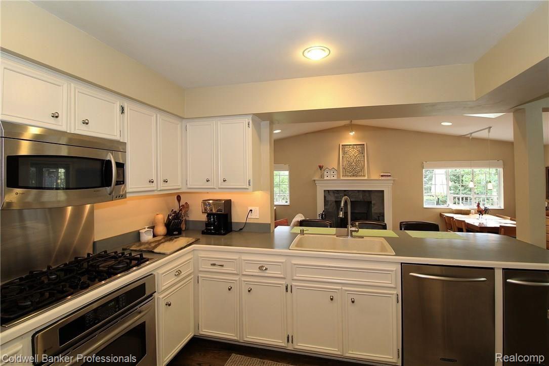 787 Dutton Road Rochester, MI 48306 - Photo 19 of 41 ColeSteve (52).jpg
