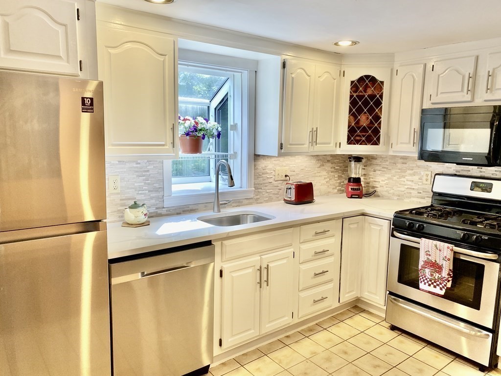 281 South Great Road Lincoln, MA 01773 - Photo 4 of 33 Gallery Image 4