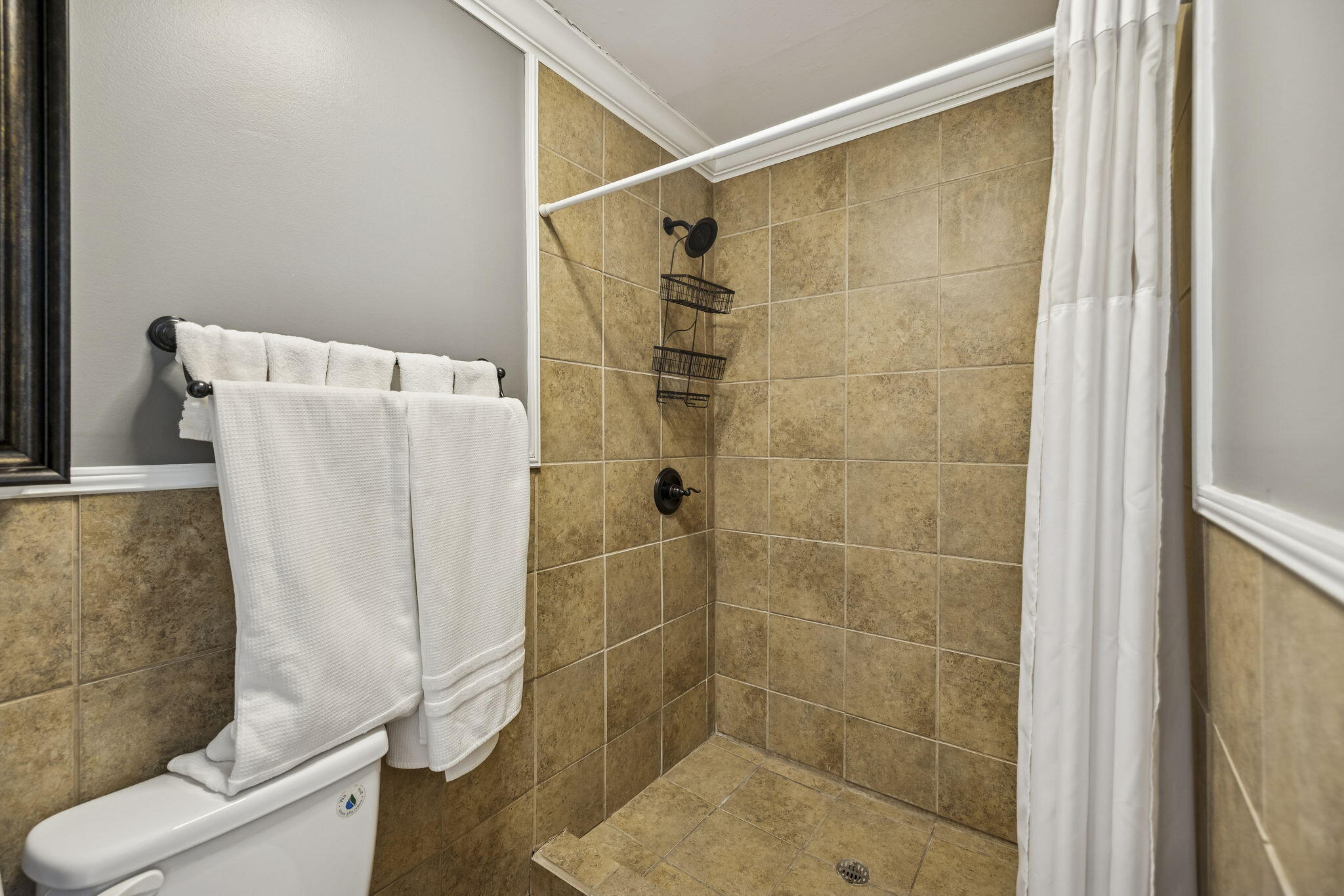 110 Hazel Drive Dalton, GA 30721 - Photo 21 of 75 Full bath in ensuite bedroom