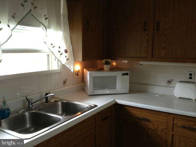 208 Timber Grove Road Reisterstown, MD 21136 - Photo 4 of 14 Kitchen