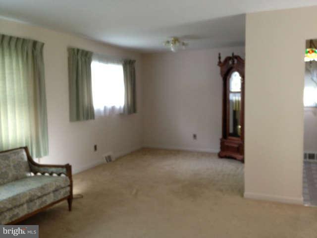 208 Timber Grove Road Reisterstown, MD 21136 - Photo 5 of 14 Living Room